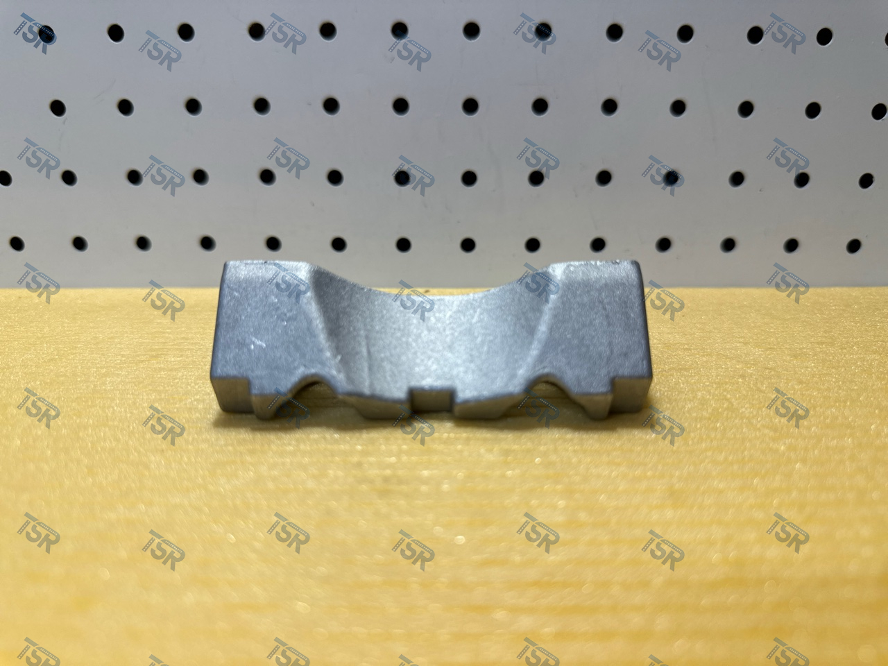 Кронштейн крыла