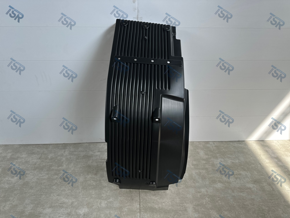 Подкрылок передний левый