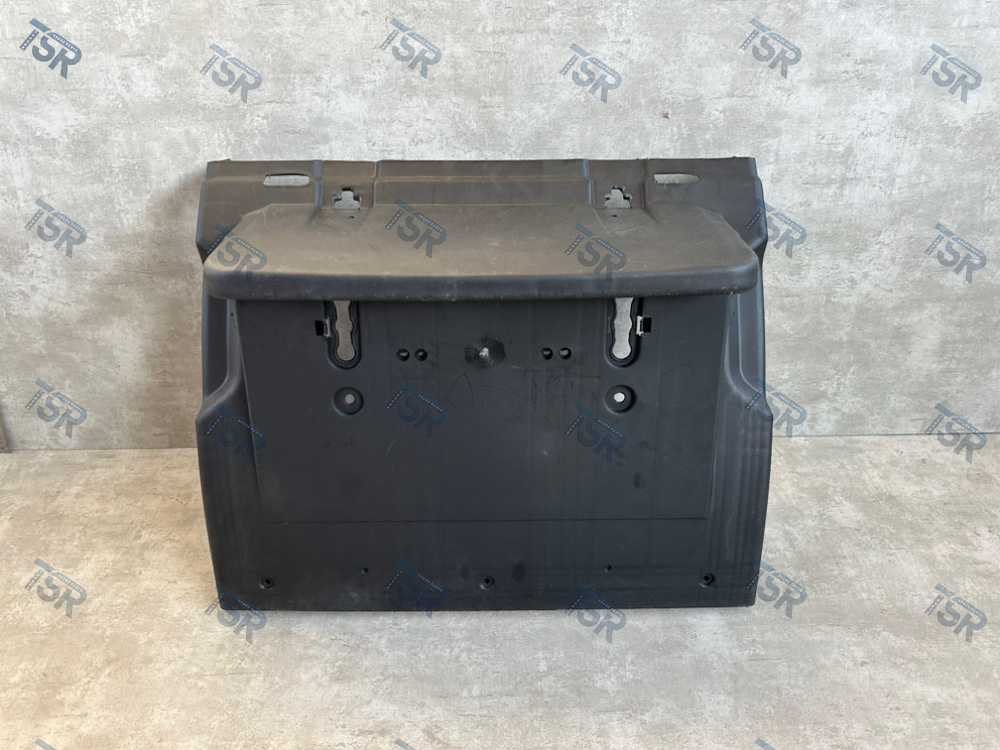 Крыло заднее, задняя часть праваялевая сторона