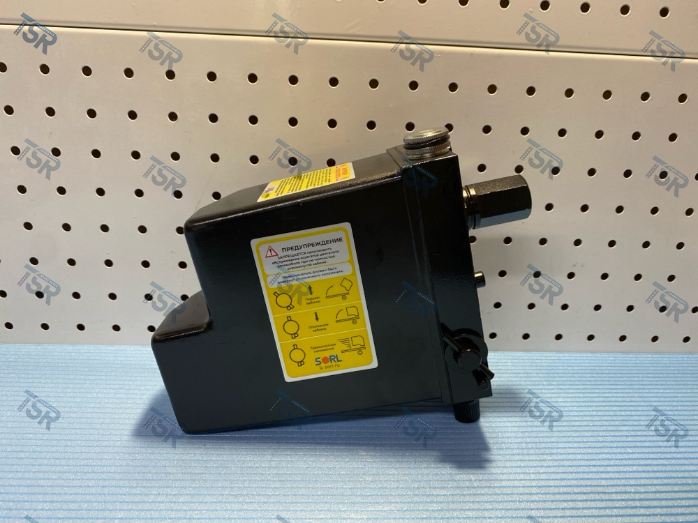 Насос подъема кабины