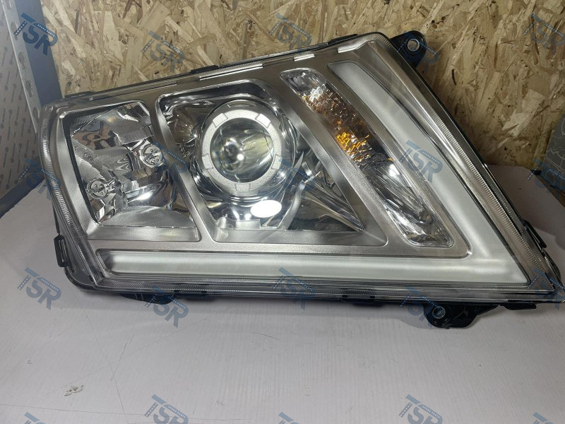 Фара ксеноновая