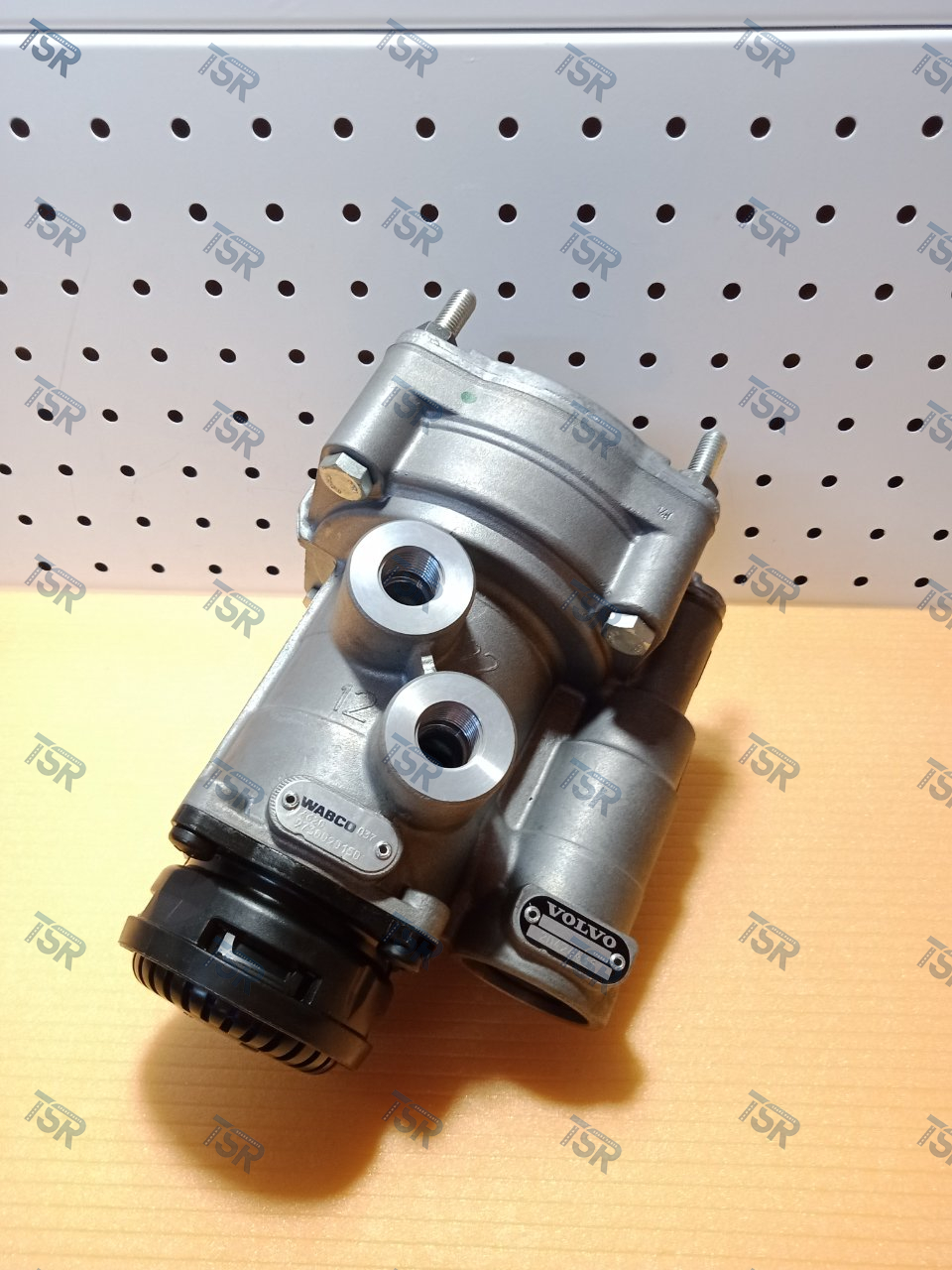 Клапан управляющий