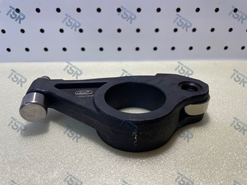 Коромысло клапанов