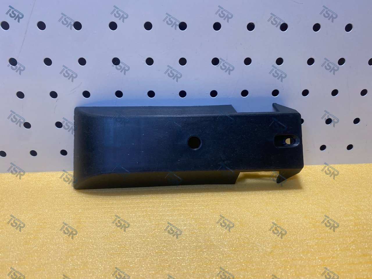 Кронштейн крыла задний