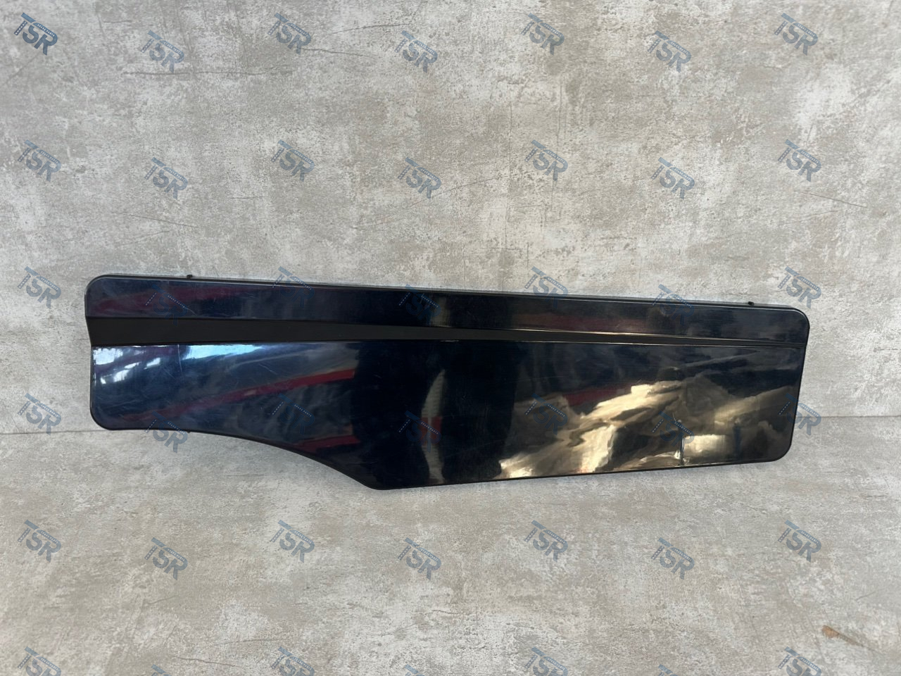 Крышка в продолжение крыла левая