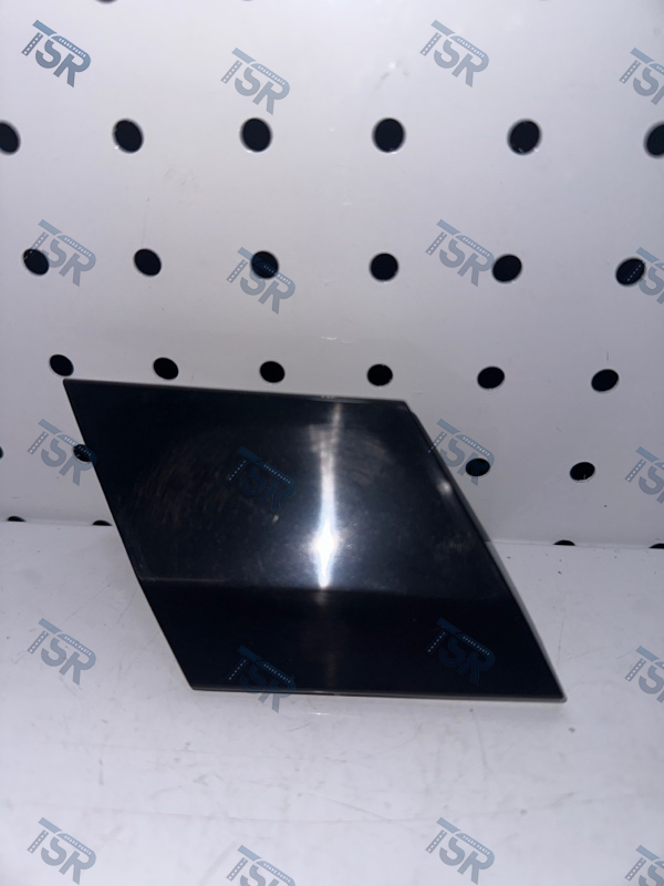 Заглушка в облицовку фары левая