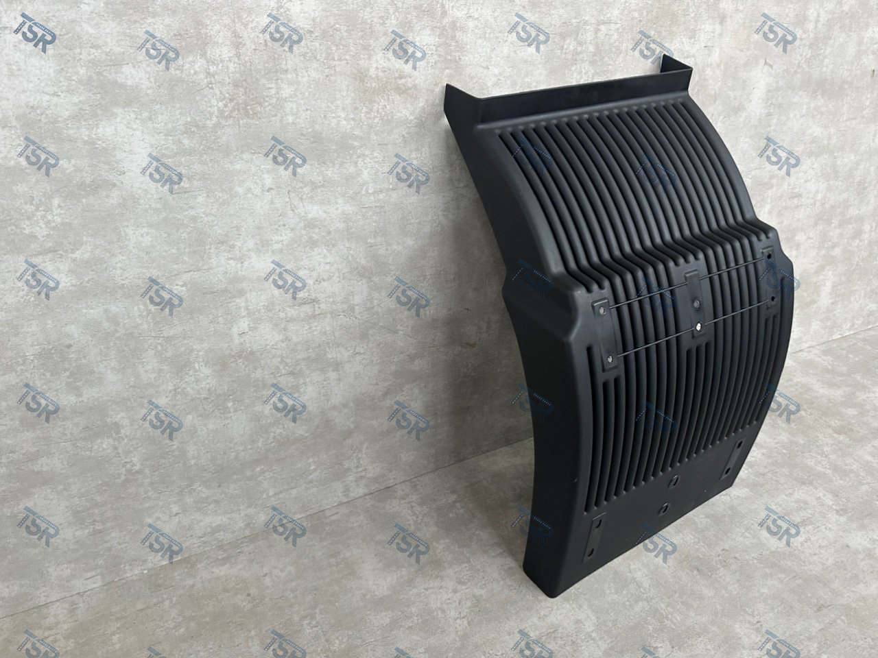 Крыло переднее левое