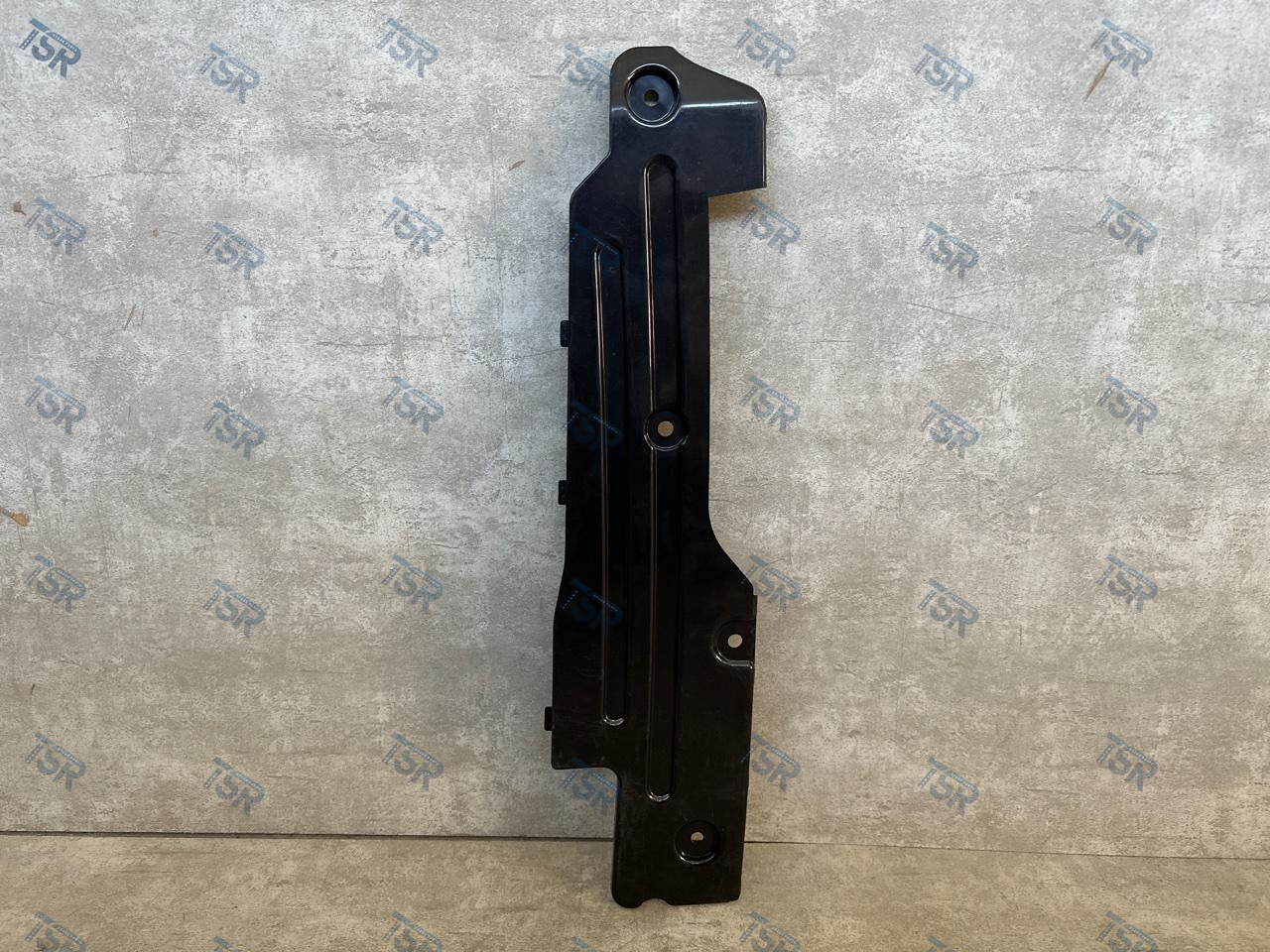 Планка под фару правая