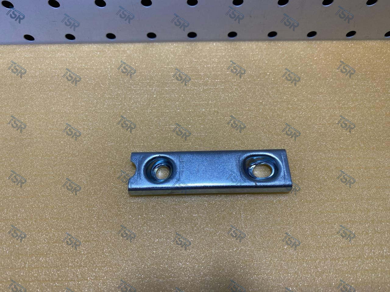 Кронштейн крепления крыла