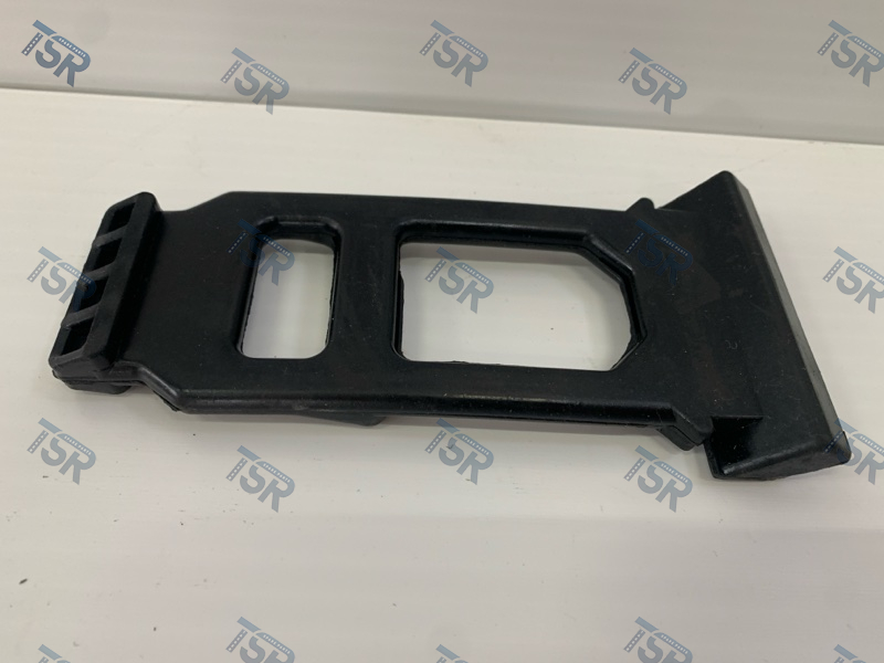 Держатель брызговика резиновый