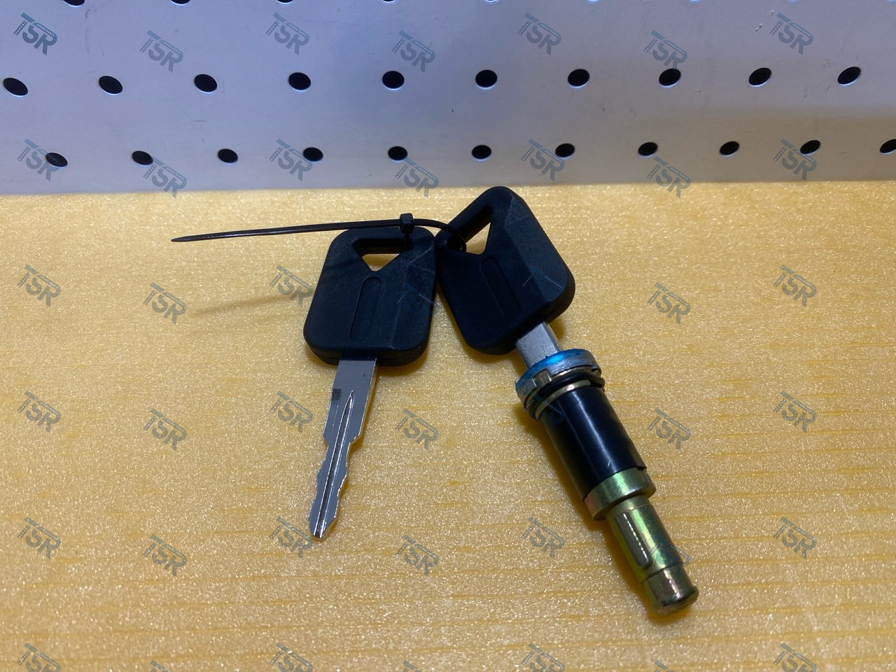 Вставка замка двери