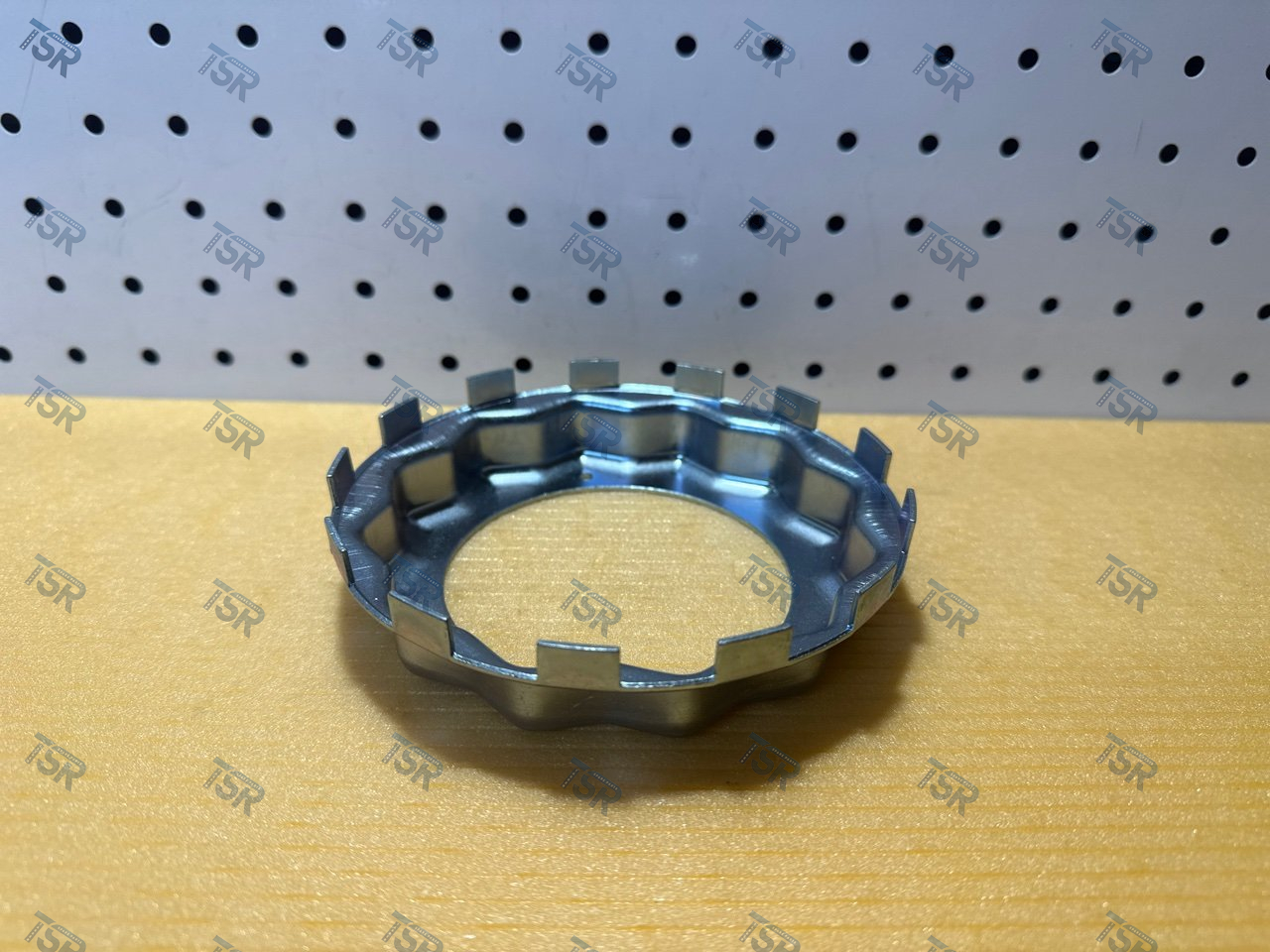 Шайба гайки ступицы