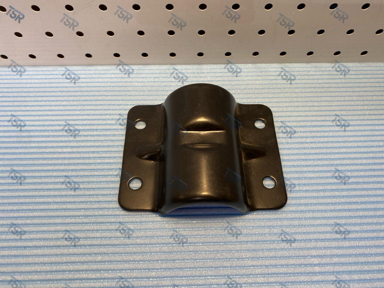 Кронштейн крепления крыла