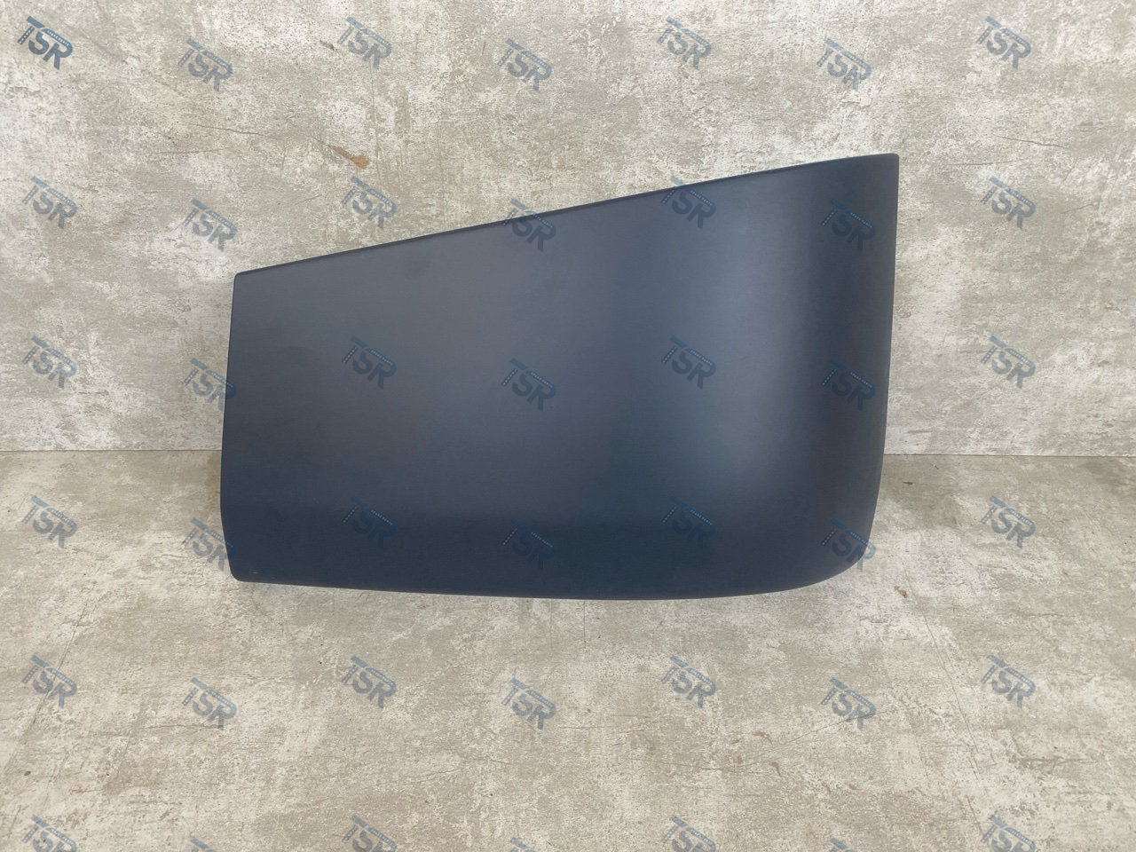 Накладка бампера левая