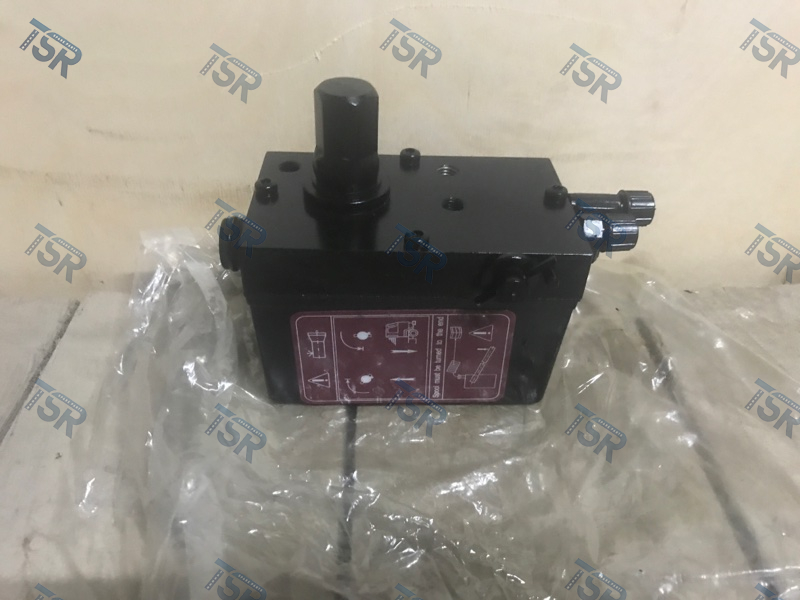 Насос подъема кабины