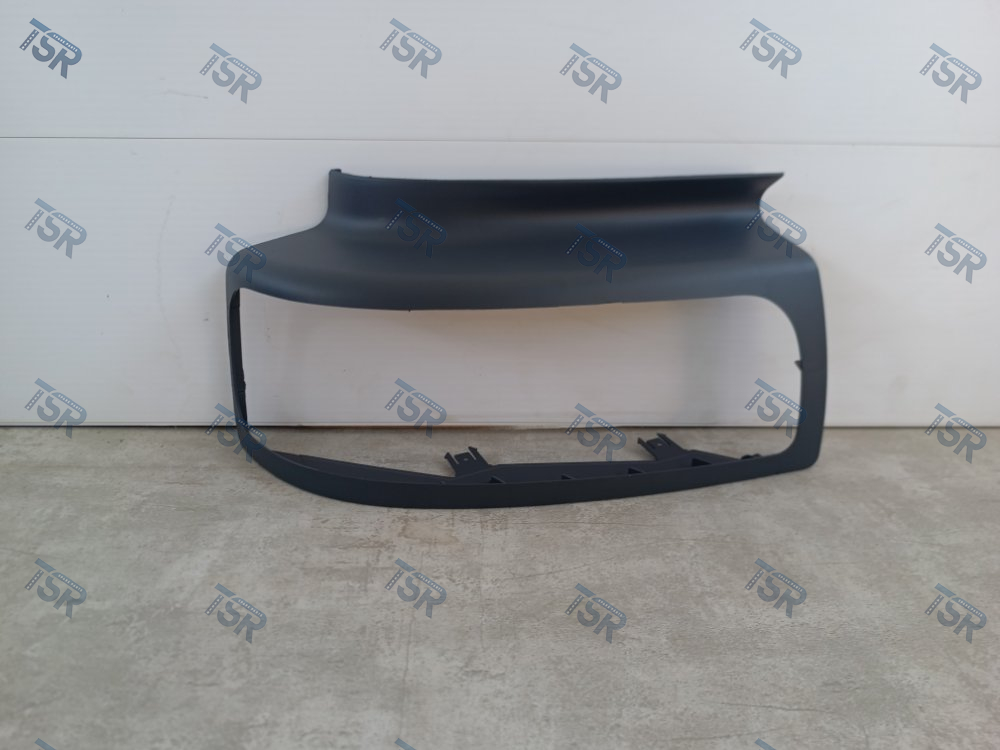 Рамка фары правая