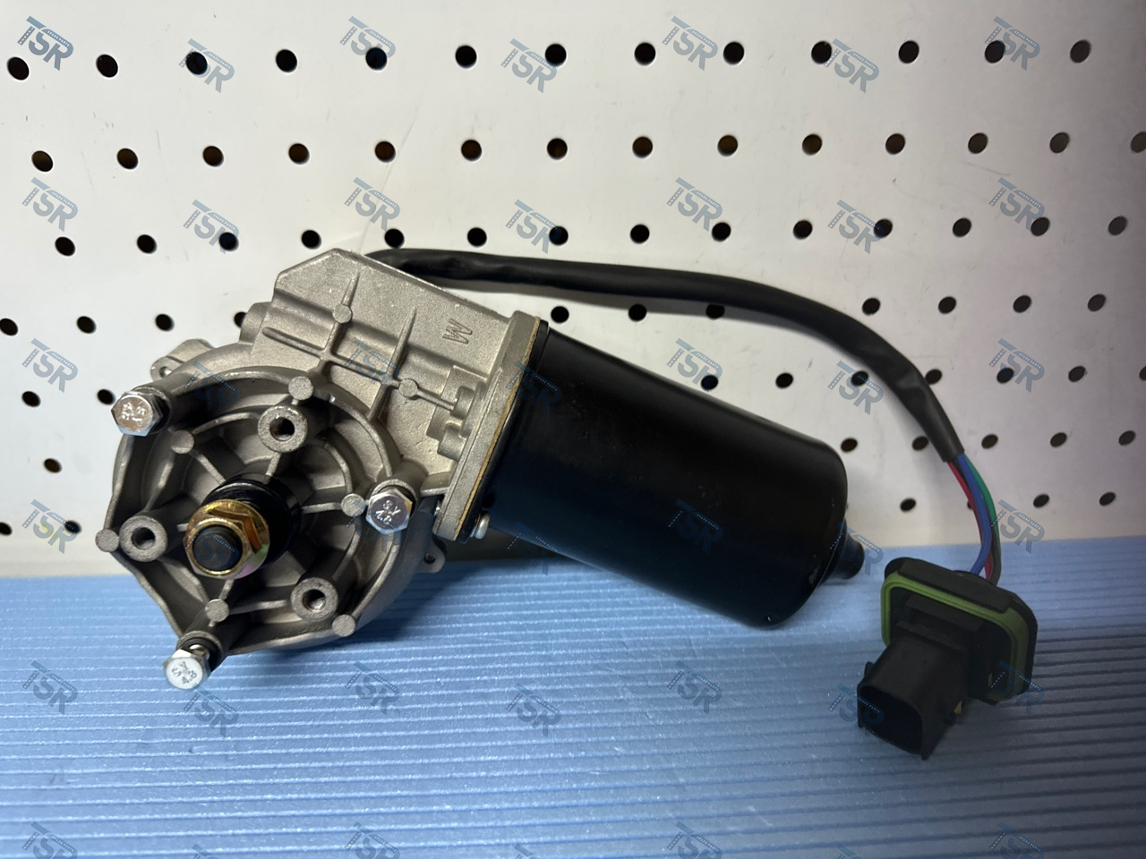 Мотор стеклоочистителя