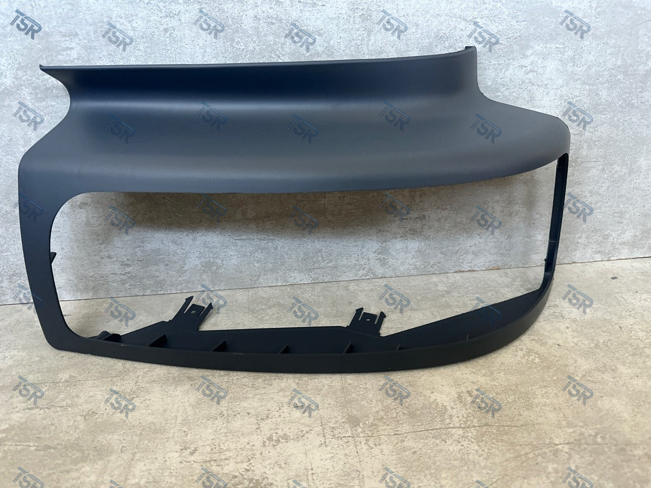 Рамка фары левая