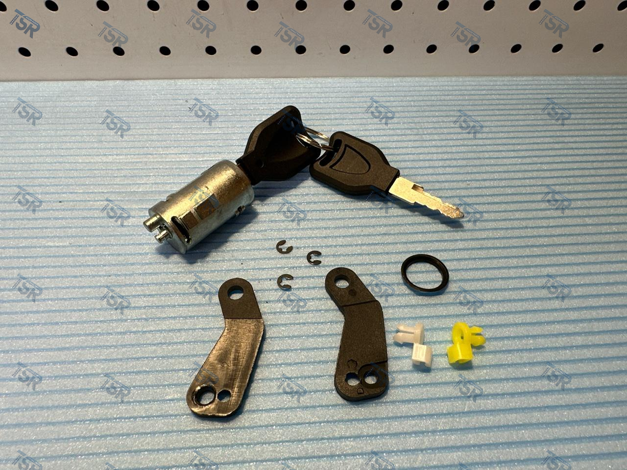 Сердцевина замка с ключами