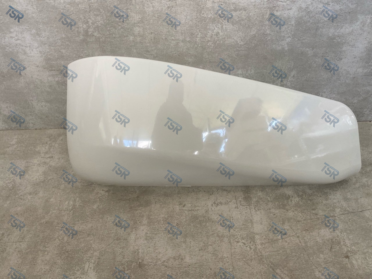 Накладка бампера правая