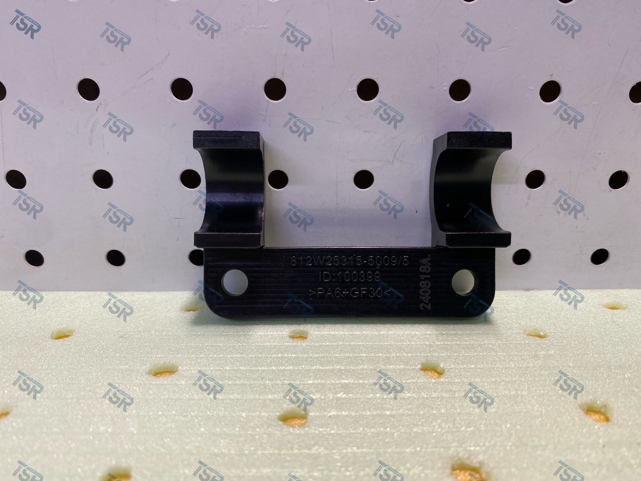 Кронштейн противотуманной фары