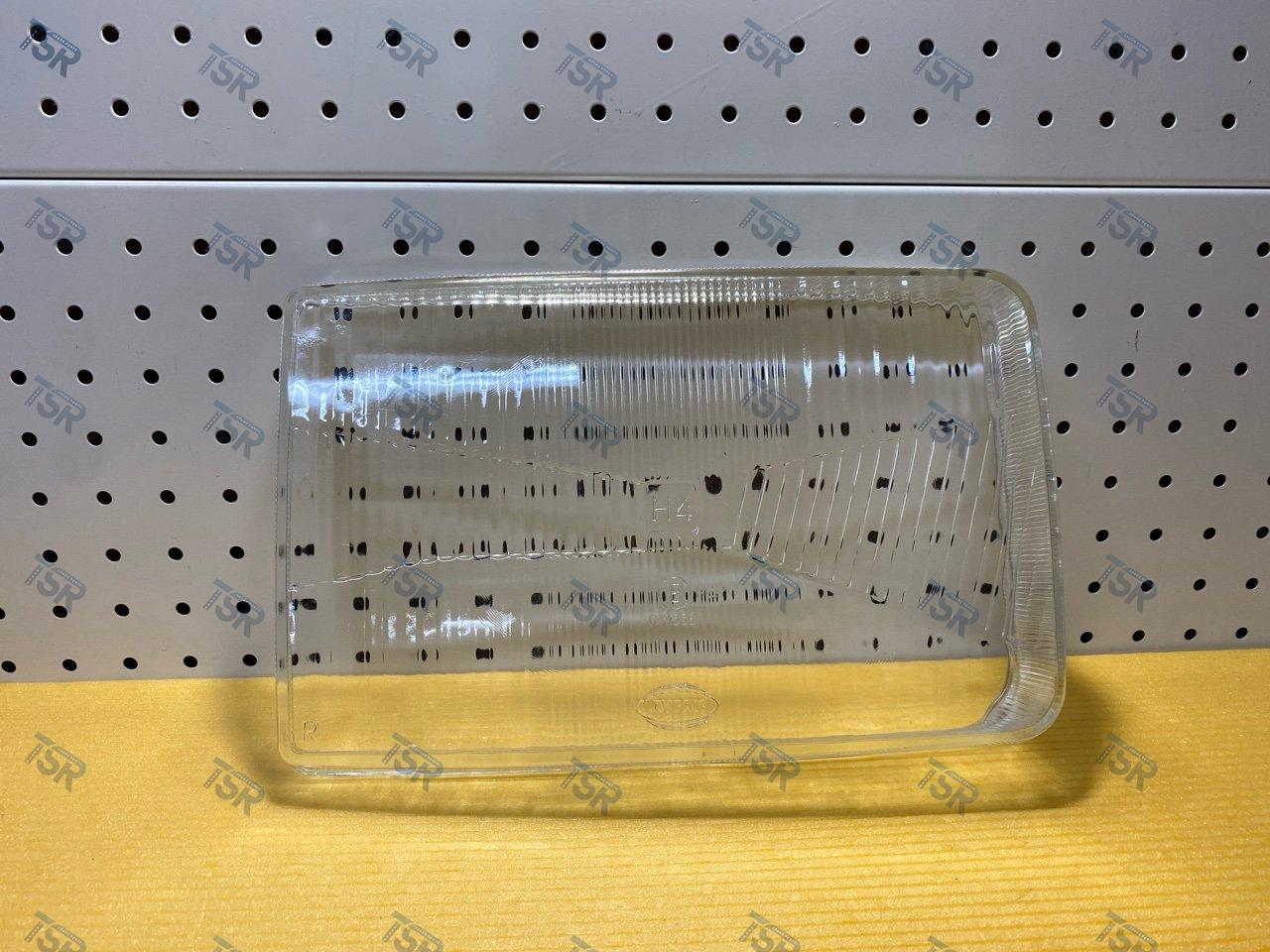 Стекло фары правое