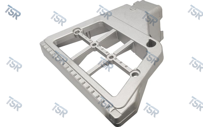 Кронштейн подножки левый (XF105)