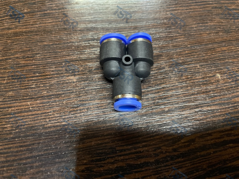 Фитинг для трубок тройник пластиковый 8 мм Т-образный