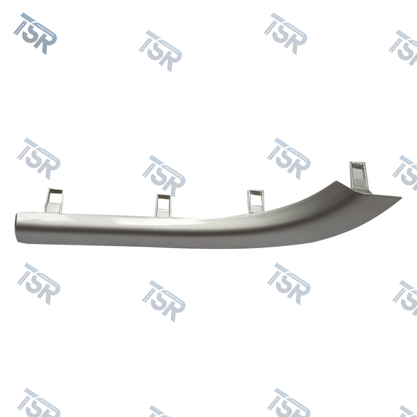 Серебристая накладка правой части бампера (XF106)