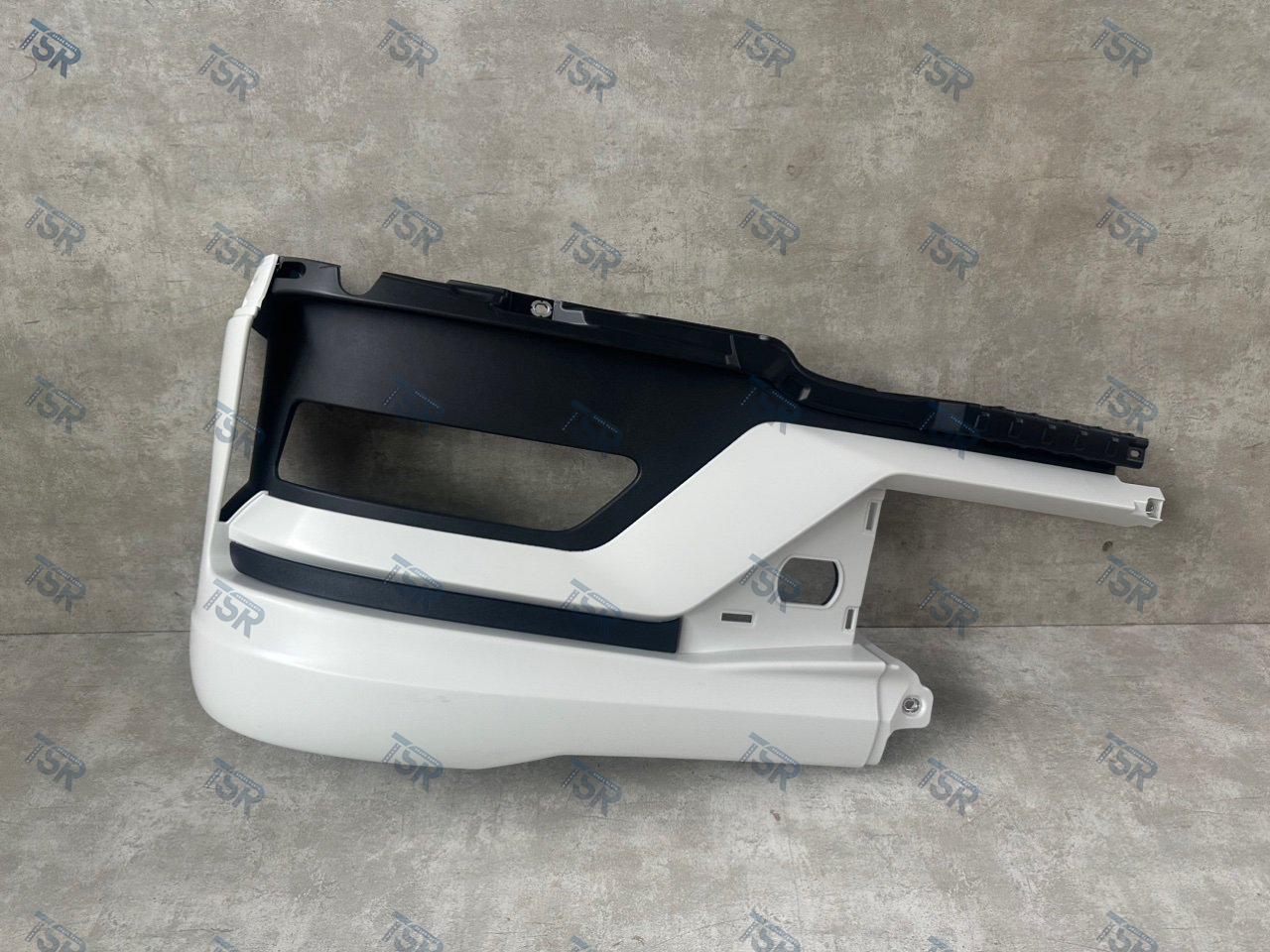 Угол бампера правый