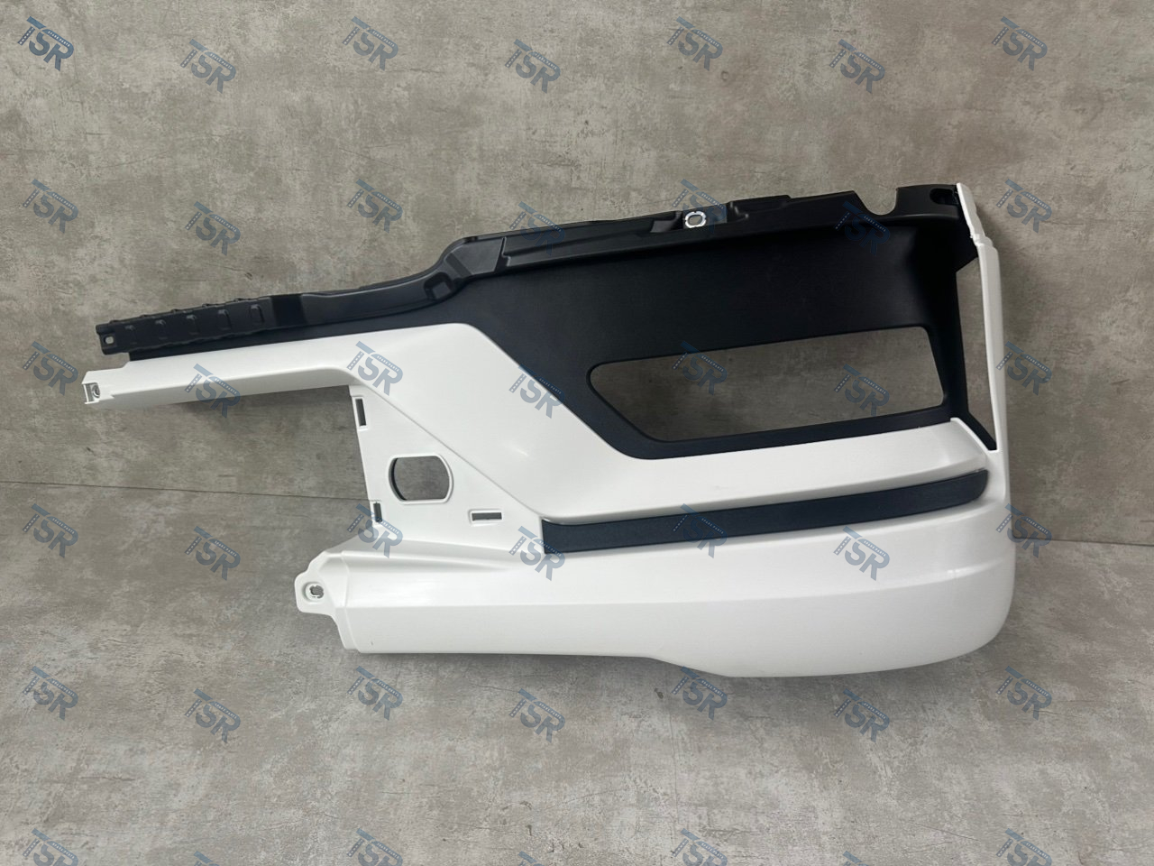 Угол бампера левый