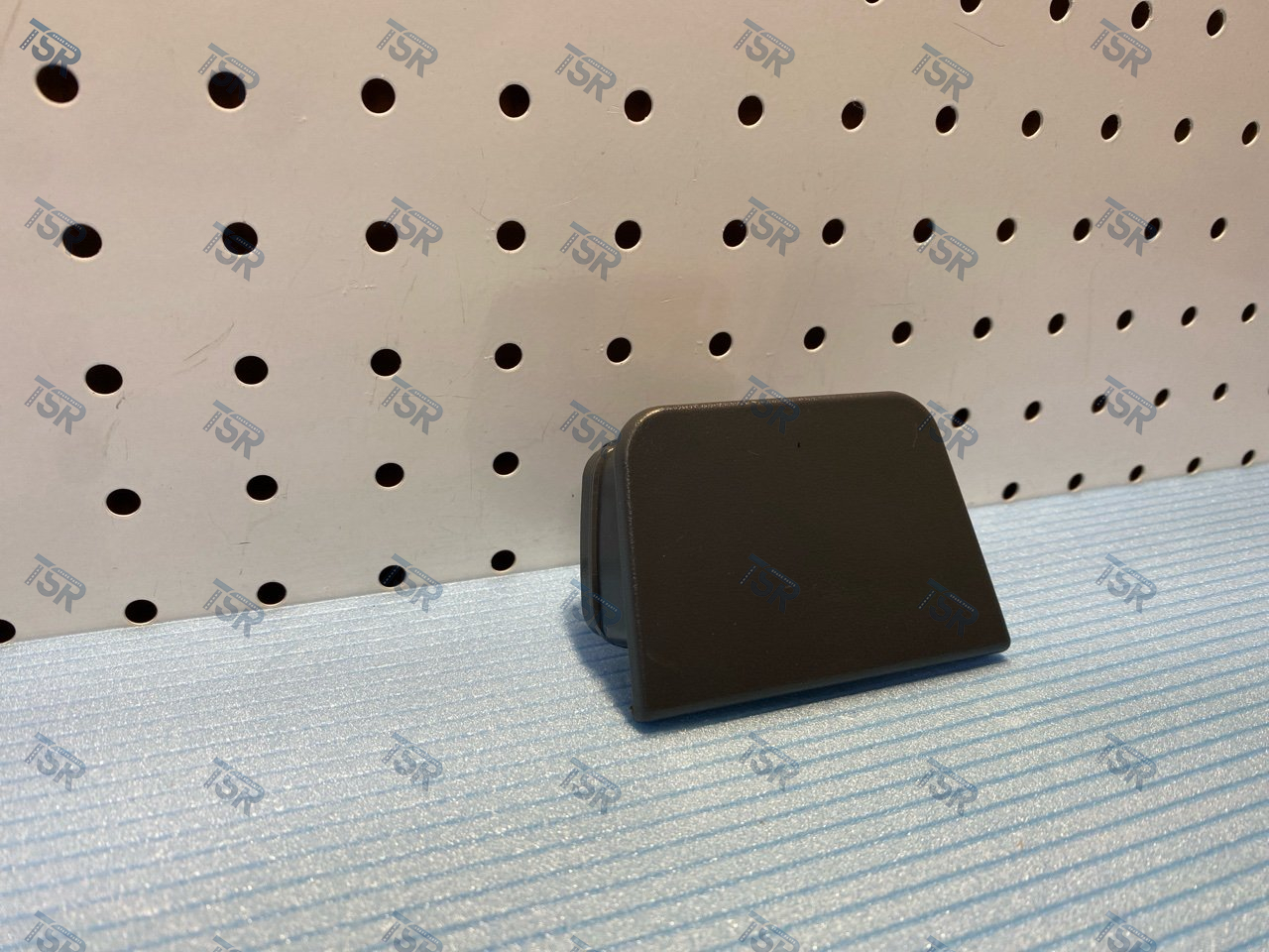 Накладка бампера правая