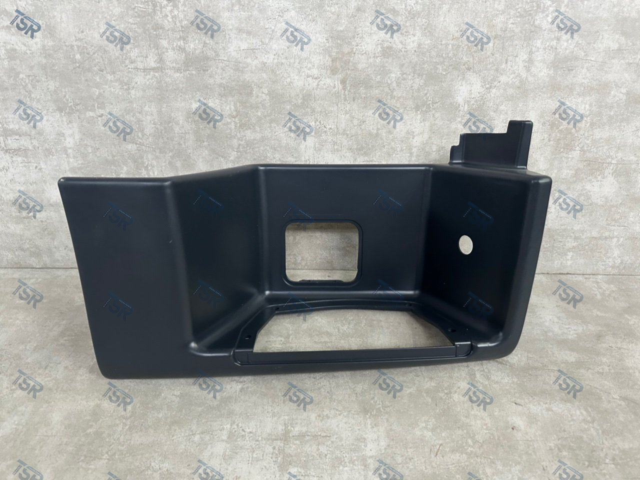 Корпус подножки правый