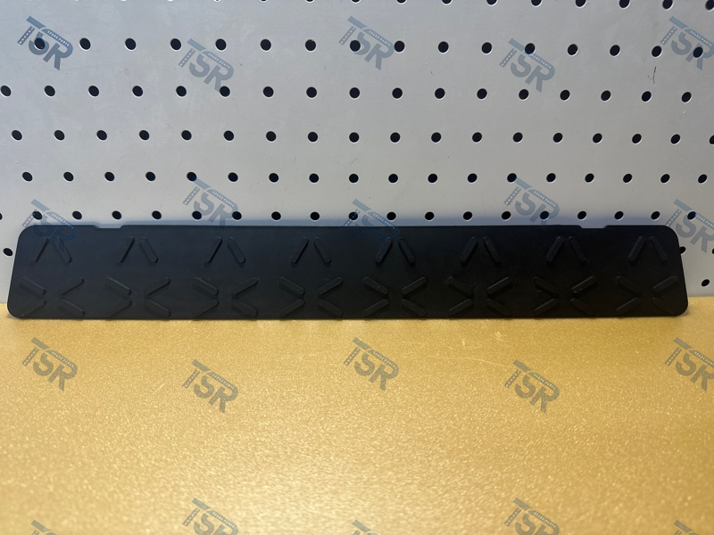 Накладка бампера центральная