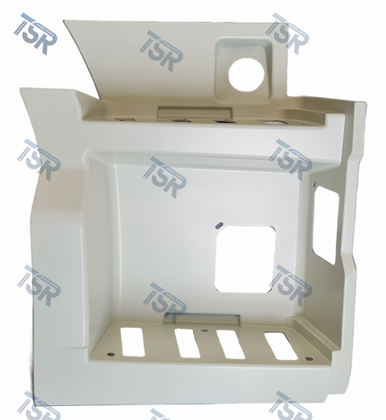 Ступень нижняя правая (3 отверстия, грунт) (TGX TG3 с 2020г.)