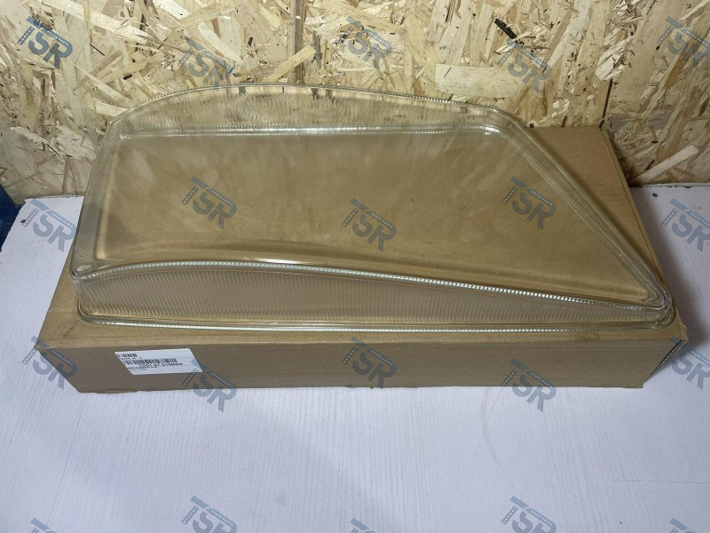 Стекло фары правое