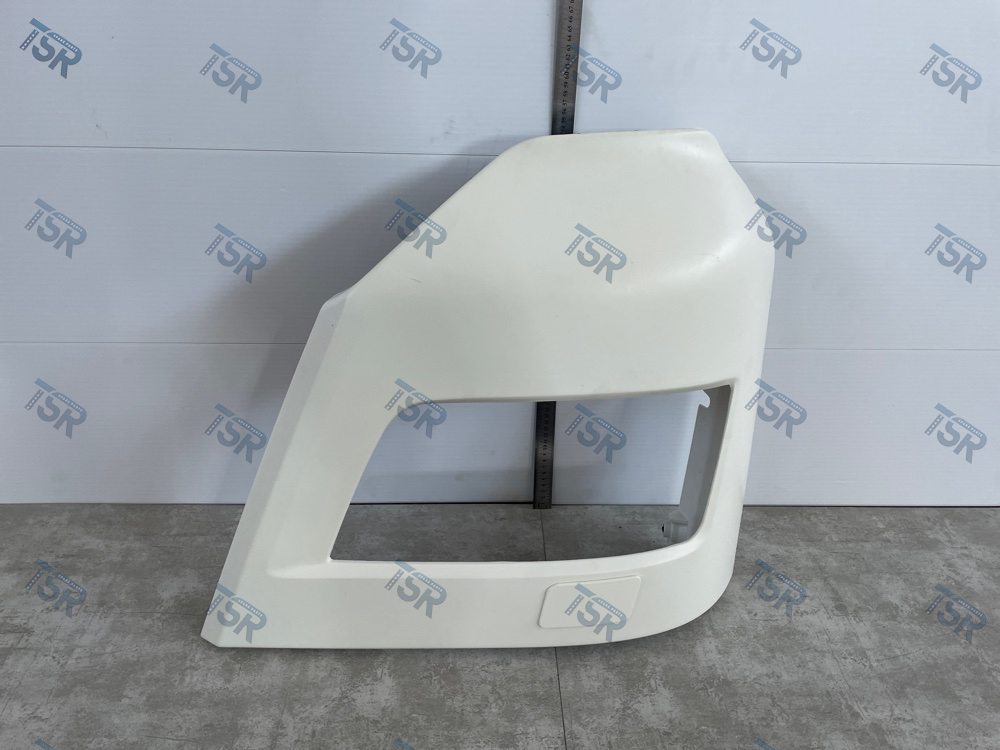 Облицовка фары левая