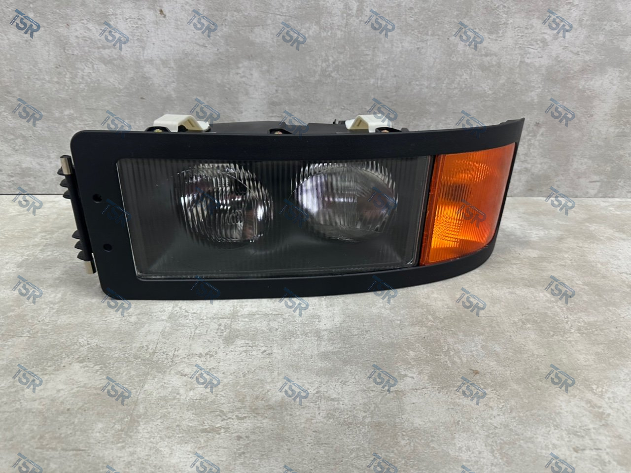 Фара левая