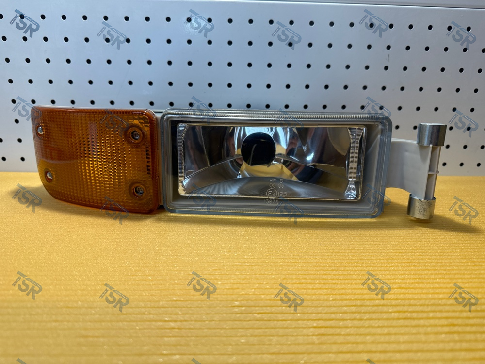 Фара противотуманная правая