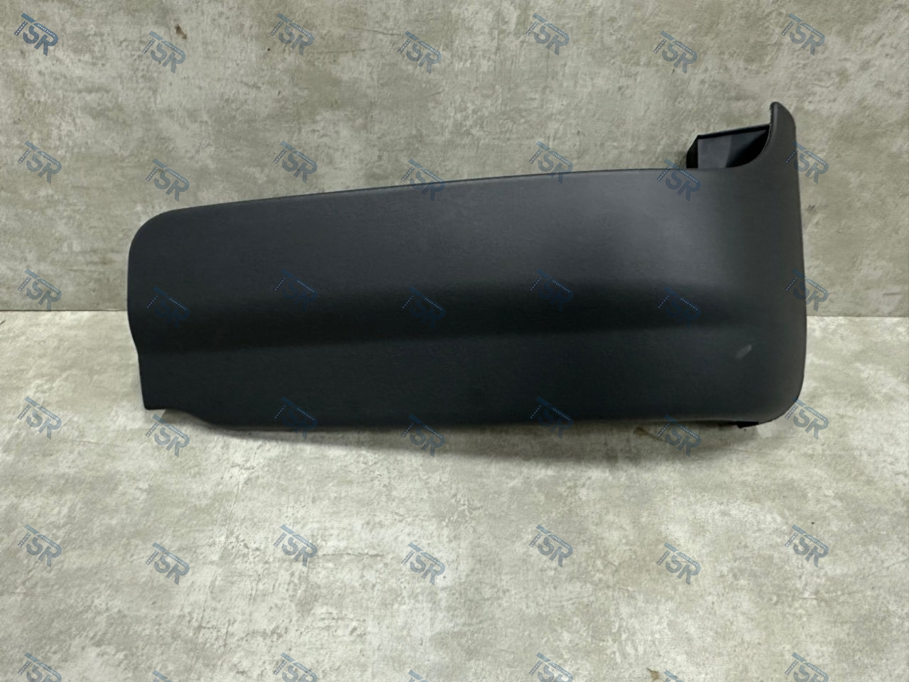 Накладка бампера левая