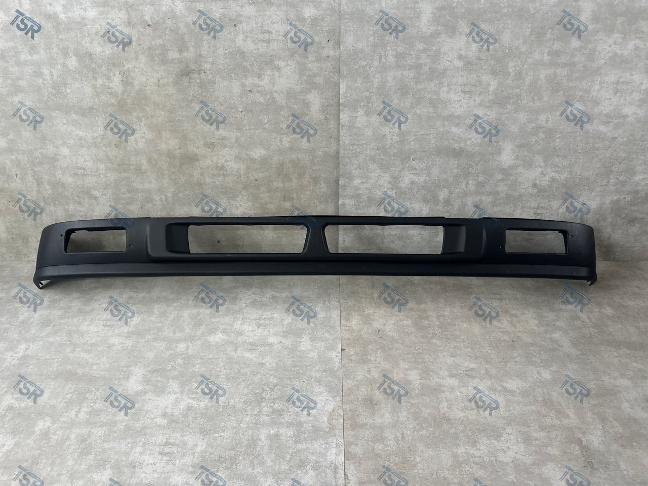 Бампер центральная часть