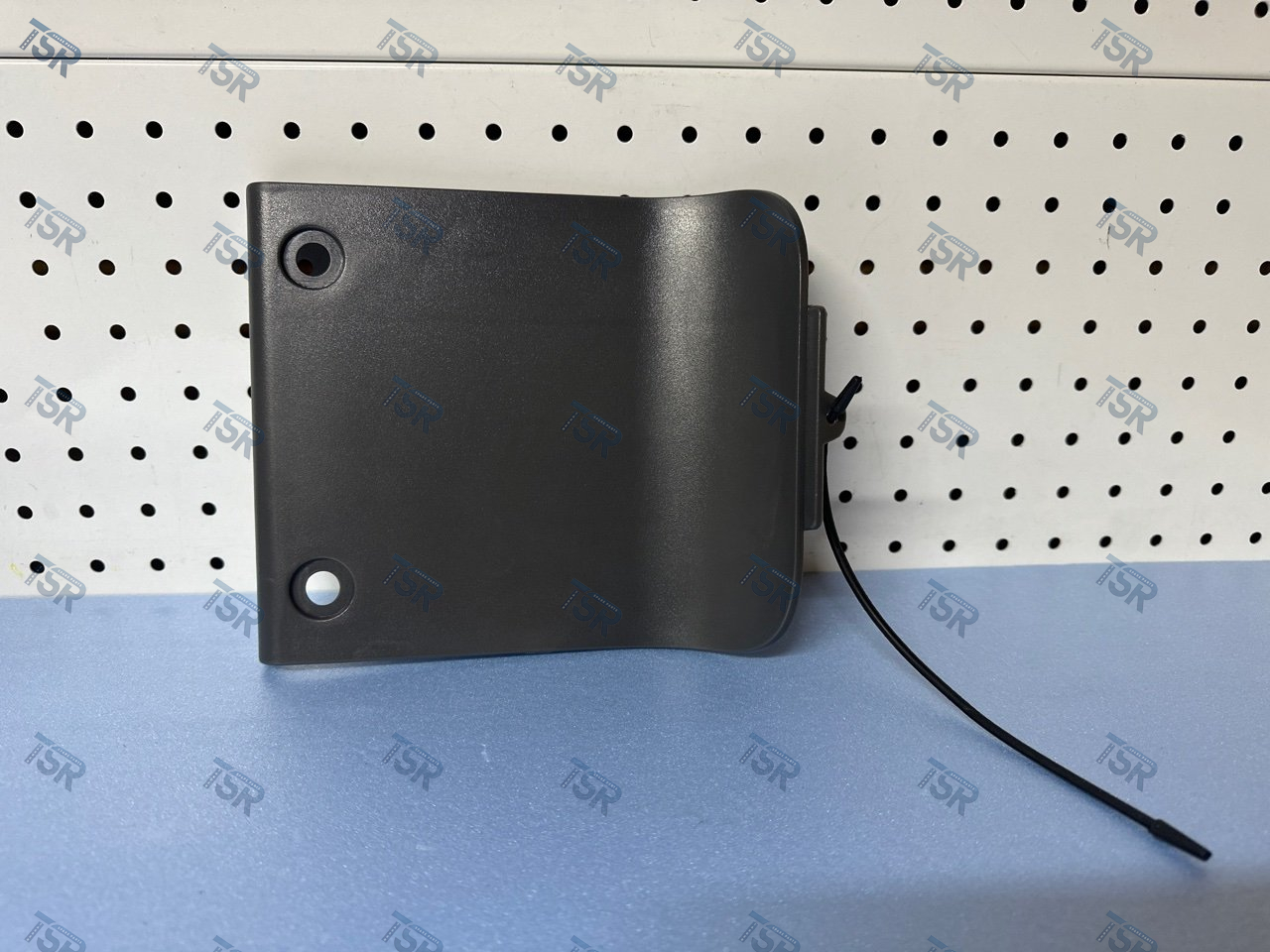 Лючек подножки