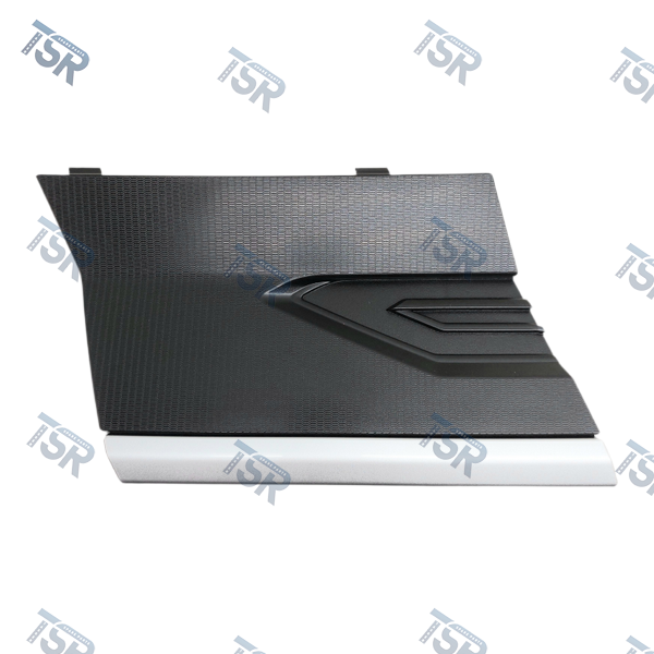 Крышка нижней решётки радиатора правая