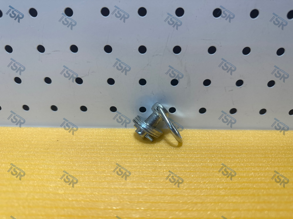 Замок крышки АКБ