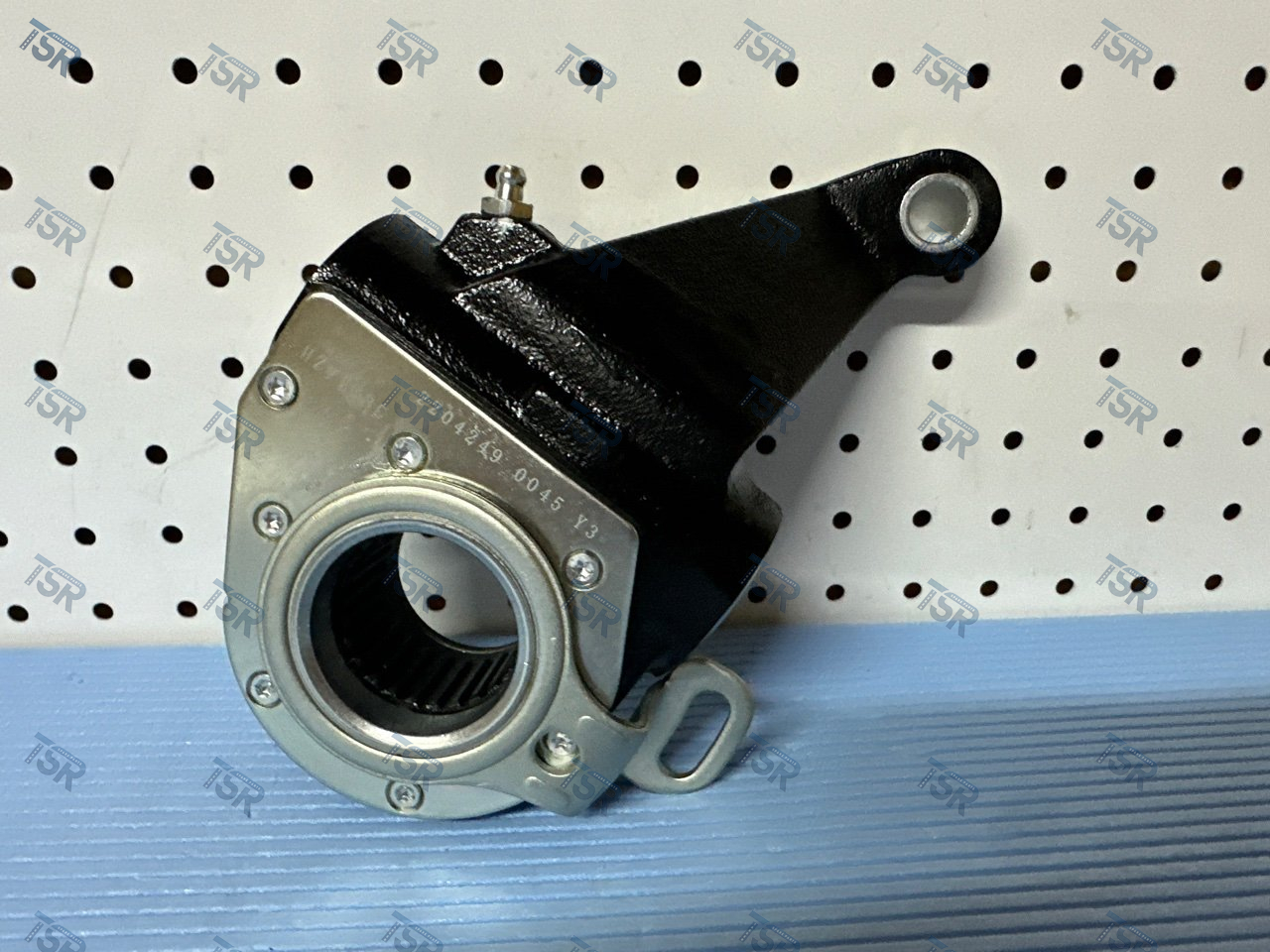 Трещетка автоматическая заднего проходного моста