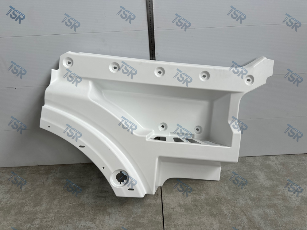 Крыло переднее правое