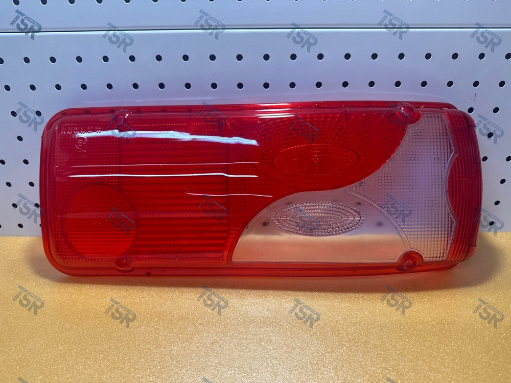 Стекло заднего фонаря правое