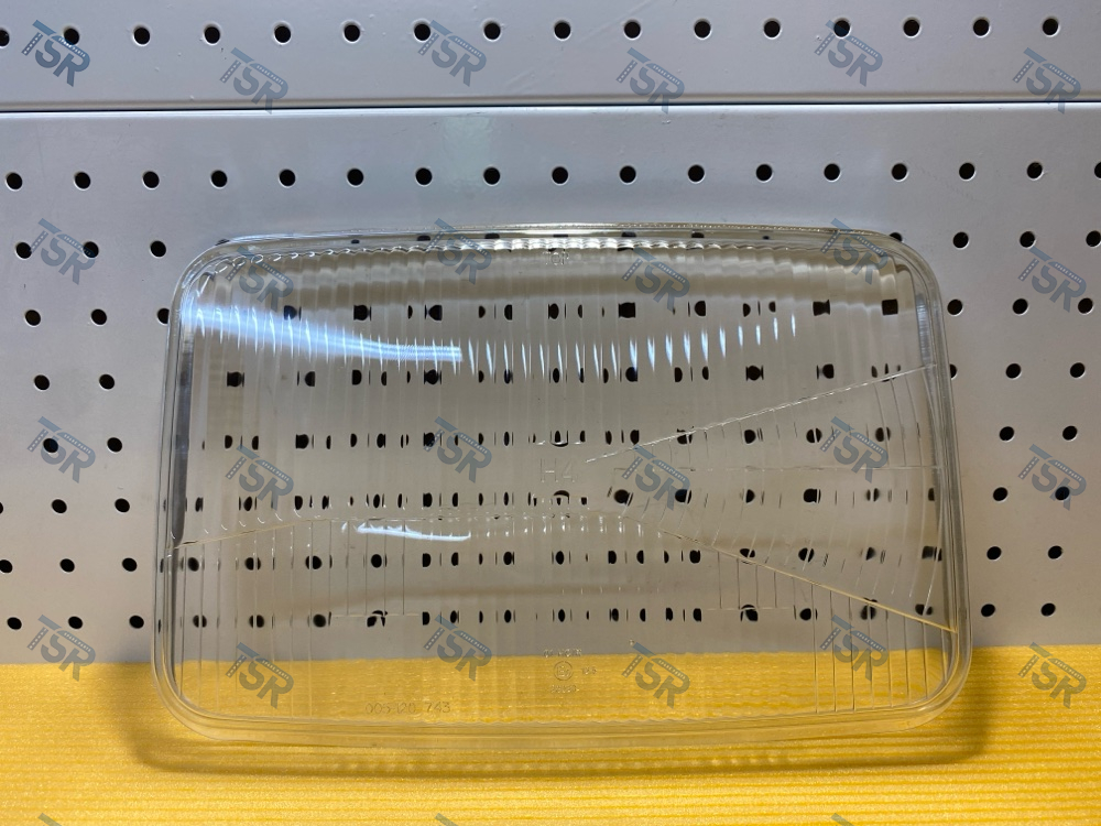 Стекло фары правоелевое