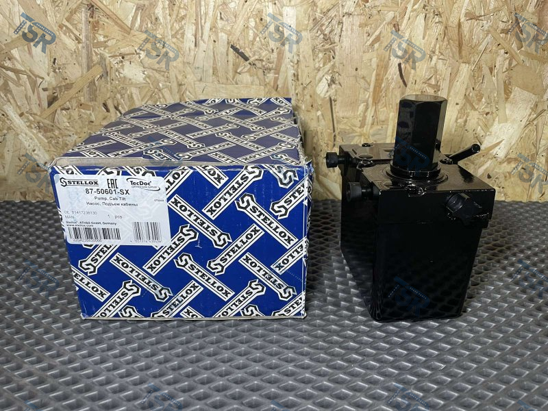 Насос подъема кабины