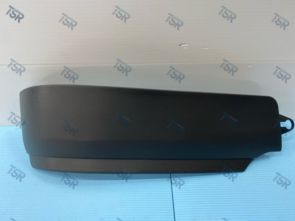 Спойлер правый